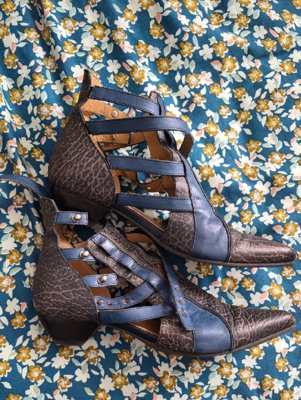 Fluevog Bekkie's Size 7 Women’s Blue Leather Pointed-Toe Heels - Picture 5 of 11